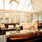 Alabare Guesthouse